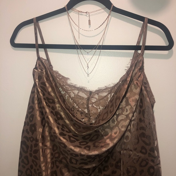 ✨2/$40✨PLUS COWL NECK CAMI LEOPARD PRINT BODYSUIT✨ - Picture 4 of 6